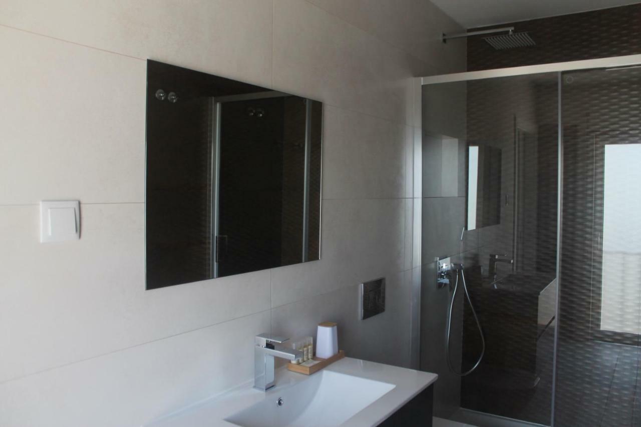 Guilhim Guest House Nazare Exterior photo